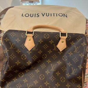 Louis Vuitton Monogram Speedy 30